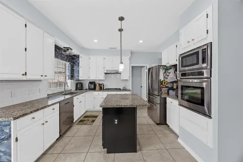 4219 Glenchase Lane Houston TX 77014