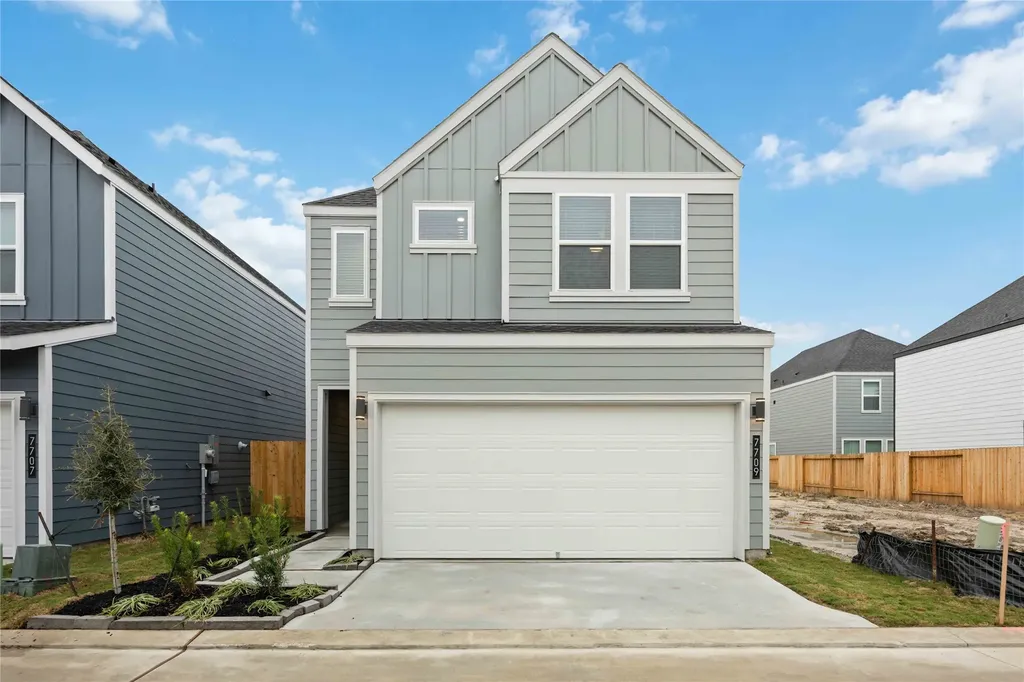 7715 Inwood Hills Lane Houston TX 77088
