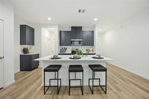 7715 Inwood Hills Lane Houston TX 77088