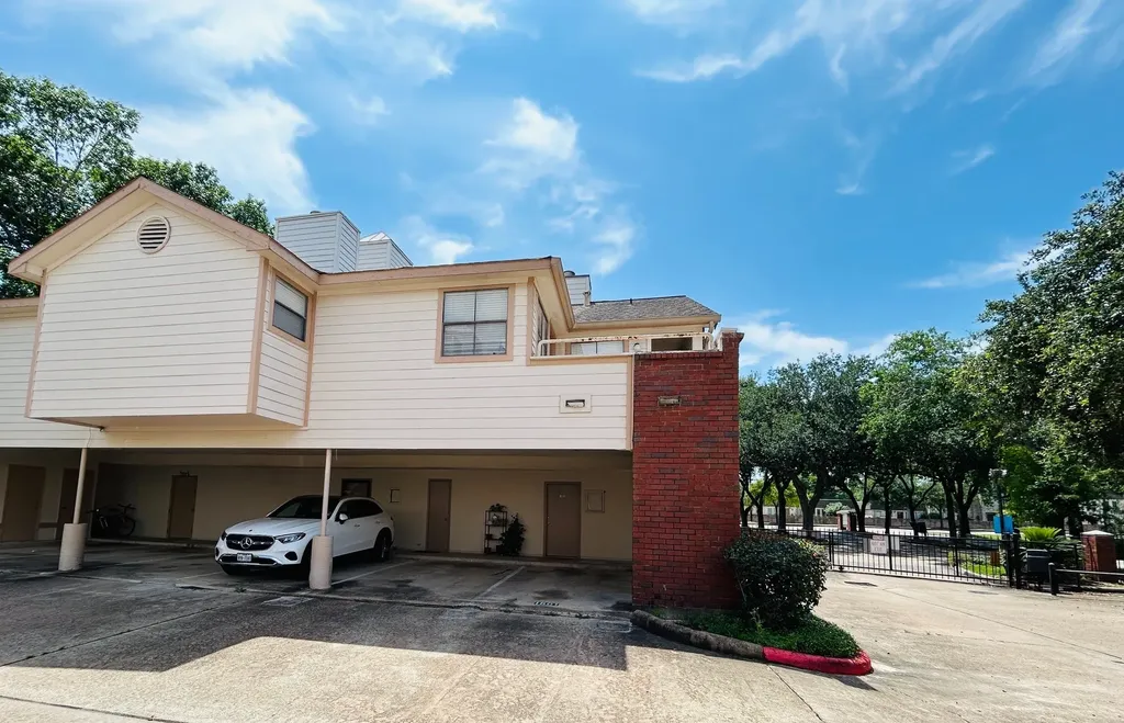 1103 Dulles Avenue 1801 Stafford TX 77477
