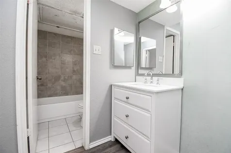 1515 Sandy Springs Road 1006 Houston TX 77042