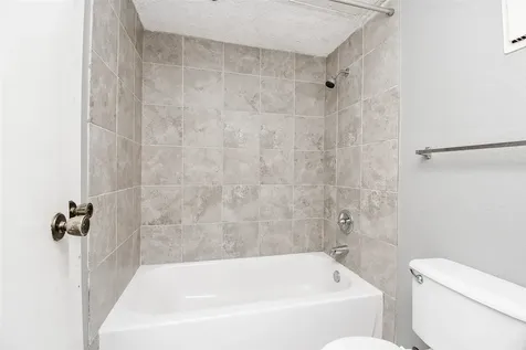 1515 Sandy Springs Road 1006 Houston TX 77042