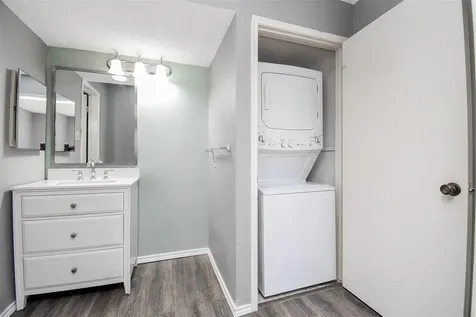1515 Sandy Springs Road 1006 Houston TX 77042