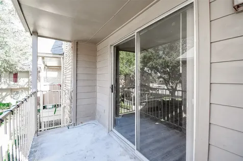 1515 Sandy Springs Road 1006 Houston TX 77042