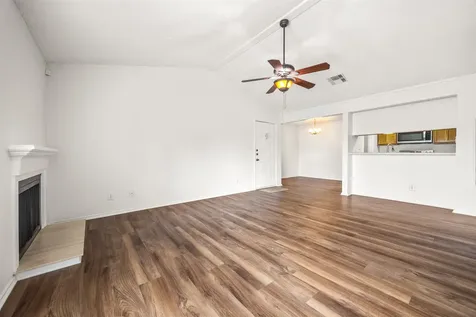 1202 Thorpe Lane 612 San Marcos TX 78666