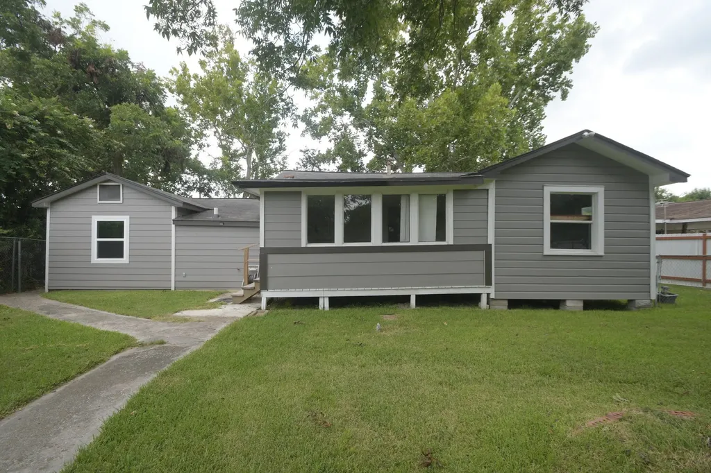 283 Turner Drive Houston TX 77076