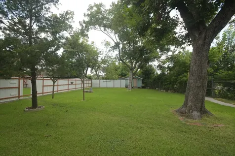 283 Turner Drive Houston TX 77076