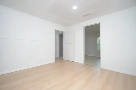 283 Turner Drive Houston TX 77076