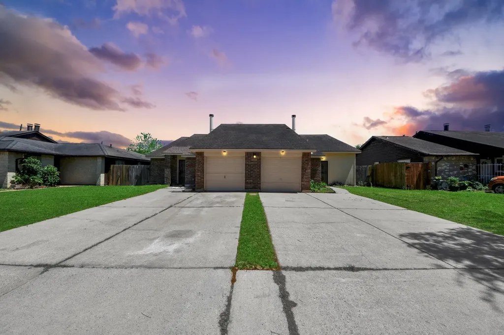 16425 Monte Carlo Lane Houston TX 77053