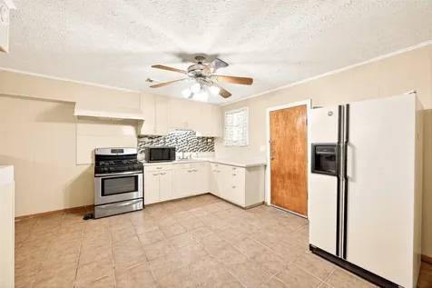 2115 Hollywood Avenue Galveston TX 77551