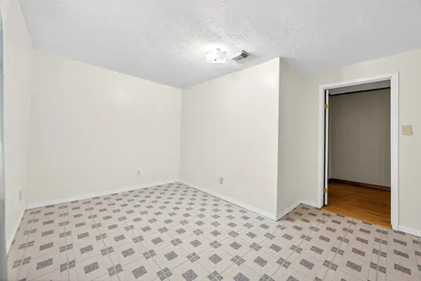 2115 Hollywood Avenue Galveston TX 77551