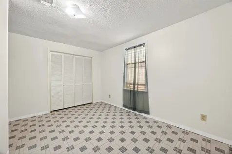 2115 Hollywood Avenue Galveston TX 77551