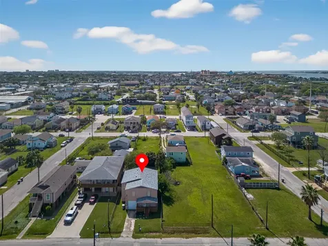 2115 Hollywood Avenue Galveston TX 77551
