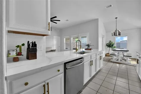 997 Hamilton Street Alvin TX 77511