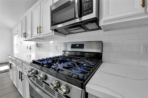 997 Hamilton Street Alvin TX 77511