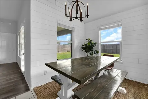 997 Hamilton Street Alvin TX 77511