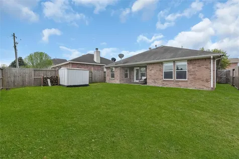 997 Hamilton Street Alvin TX 77511