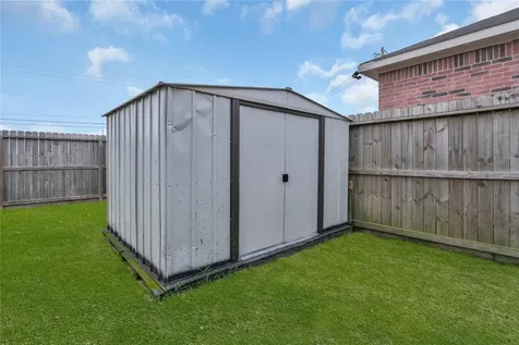 997 Hamilton Street Alvin TX 77511