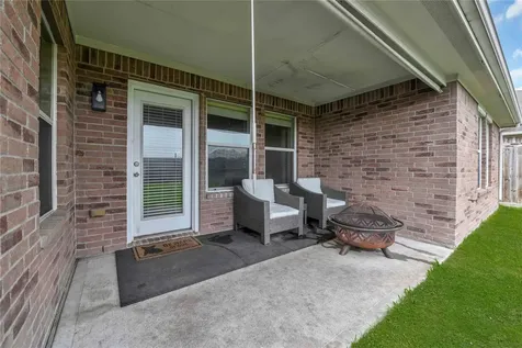 997 Hamilton Street Alvin TX 77511