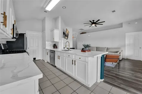997 Hamilton Street Alvin TX 77511