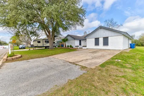 2302 38th Avenue N Texas City TX 77590