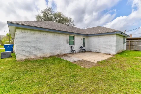 2302 38th Avenue N Texas City TX 77590