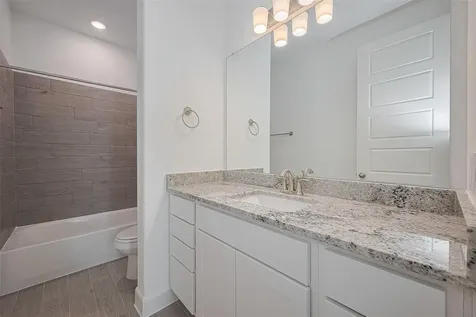 2702 Ballast Green Drive Texas City TX 77568
