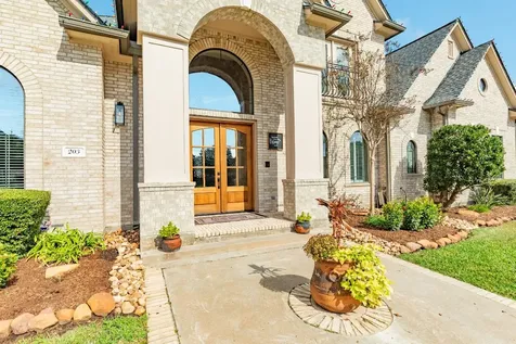 203 Arrowhead Drive Lake Jackson TX 77566