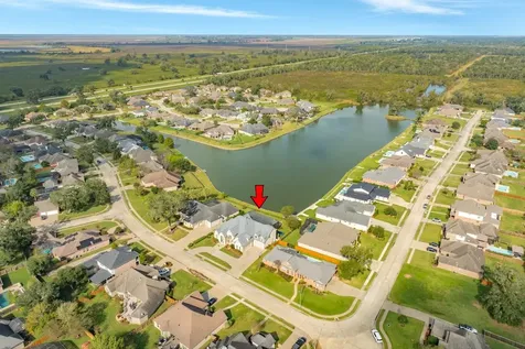 203 Arrowhead Drive Lake Jackson TX 77566