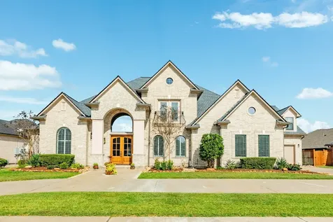 203 Arrowhead Drive Lake Jackson TX 77566