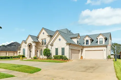 203 Arrowhead Drive Lake Jackson TX 77566
