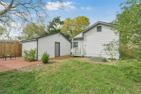4030 Pineridge Street Houston TX 77009