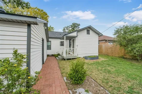 4030 Pineridge Street Houston TX 77009