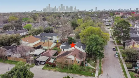 4030 Pineridge Street Houston TX 77009