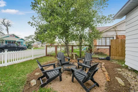 4030 Pineridge Street Houston TX 77009