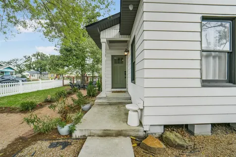 4030 Pineridge Street Houston TX 77009