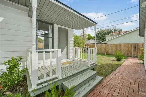 4030 Pineridge Street Houston TX 77009