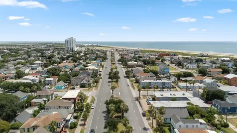1112 Broadway Street Galveston TX 77550