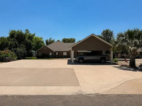 20274 County Road 376 Marquez TX 77865