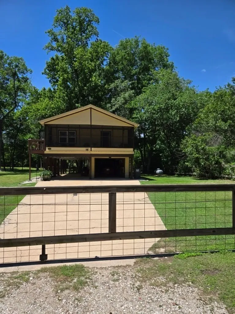 123 White Oak Drive N Woodbranch TX 77357