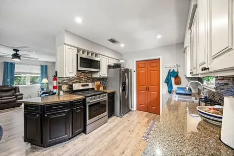 123 White Oak Drive N Woodbranch TX 77357