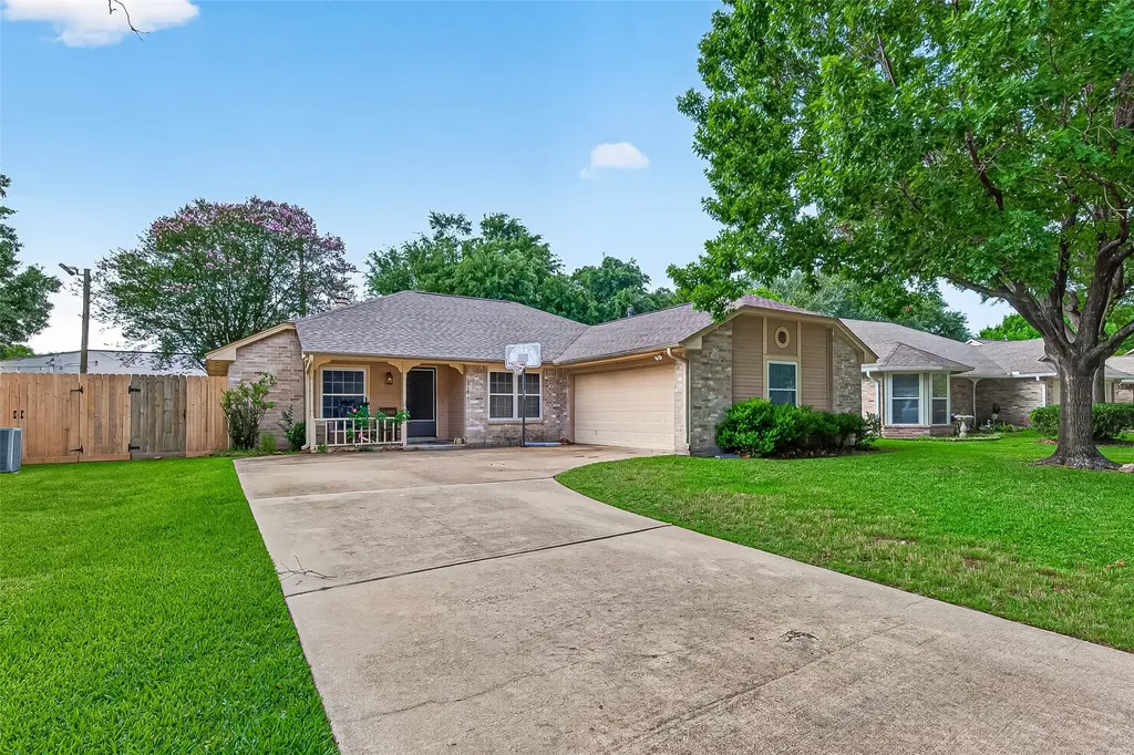 15343 Meadow Village Drive Houston TX 77095