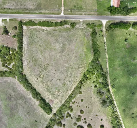 544 E Fm 1291 Round Top TX 78954