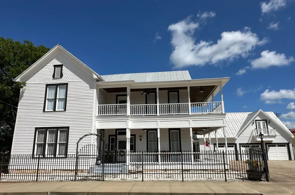 326 W Colorado Street La Grange TX 78945
