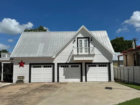 326 W Colorado Street La Grange TX 78945