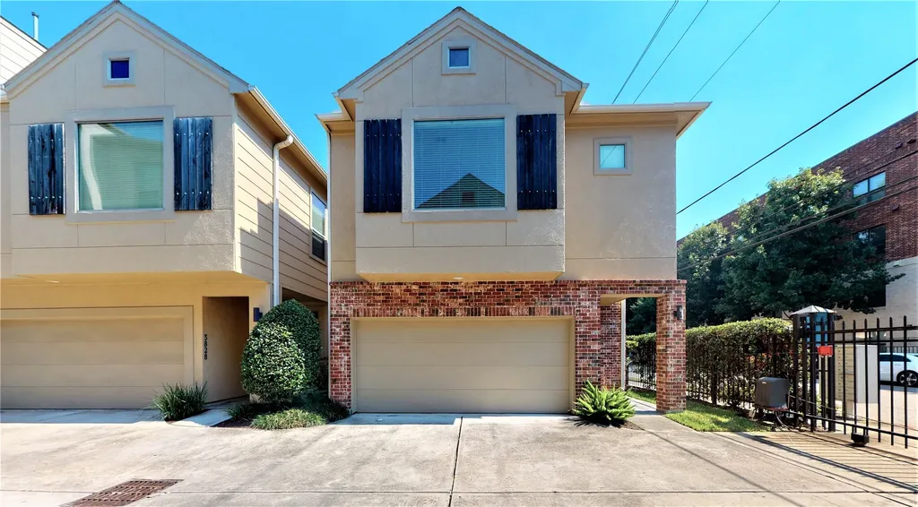 3826 Center Street Houston TX 77007