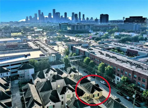 3826 Center Street Houston TX 77007