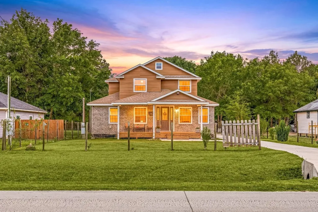664 County Road 3404 Cleveland TX 77327