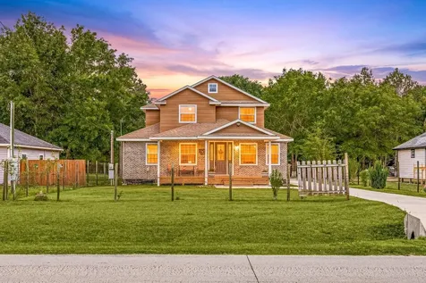 664 County Road 3404 Cleveland TX 77327