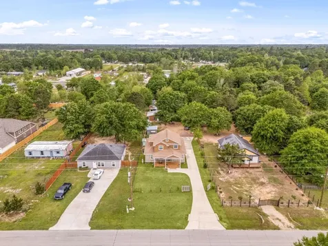 664 County Road 3404 Cleveland TX 77327